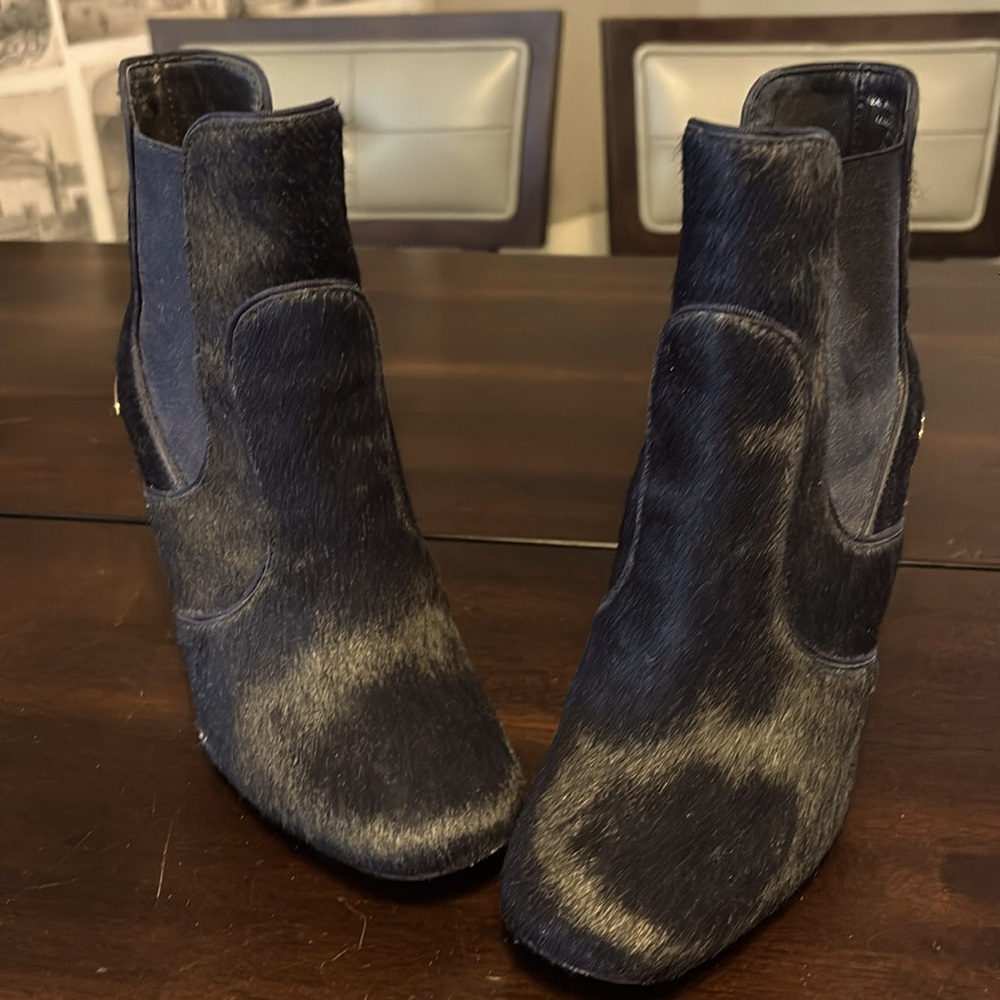Tory Burch Dragon Fly Mohair Boots, size 6!!